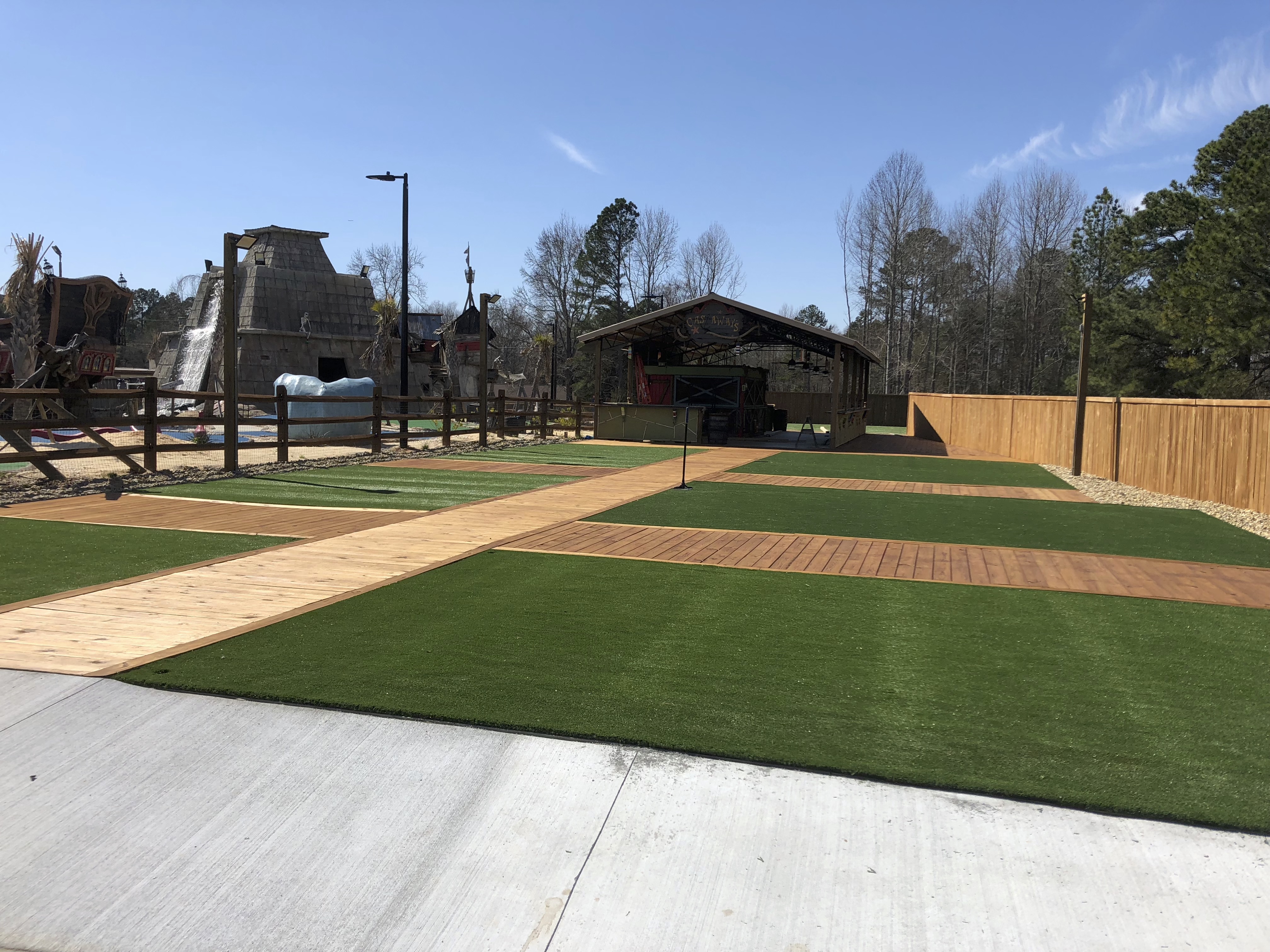 Courtyard / plaza with synthetic turf