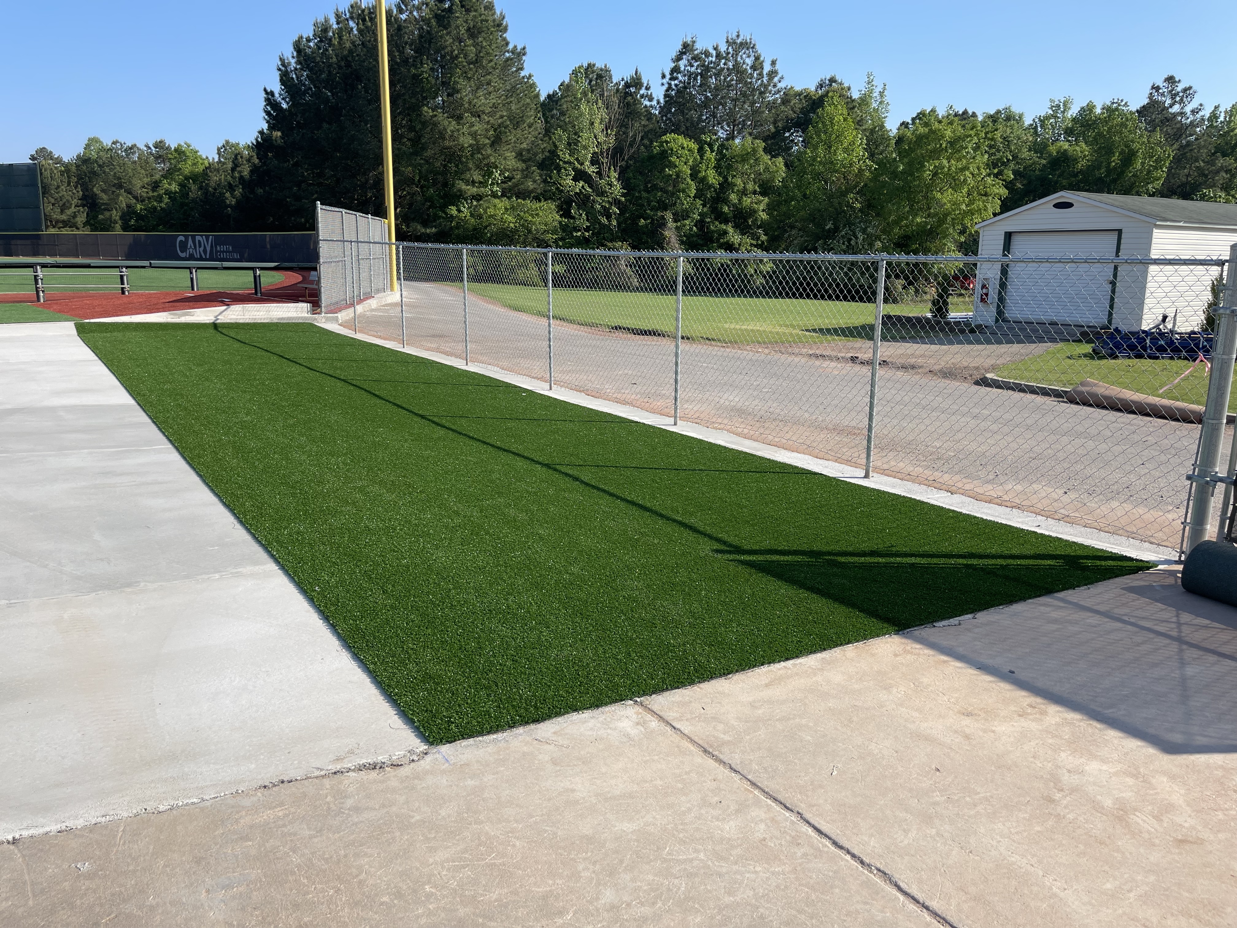 Median/entry landscape in synthetic turf